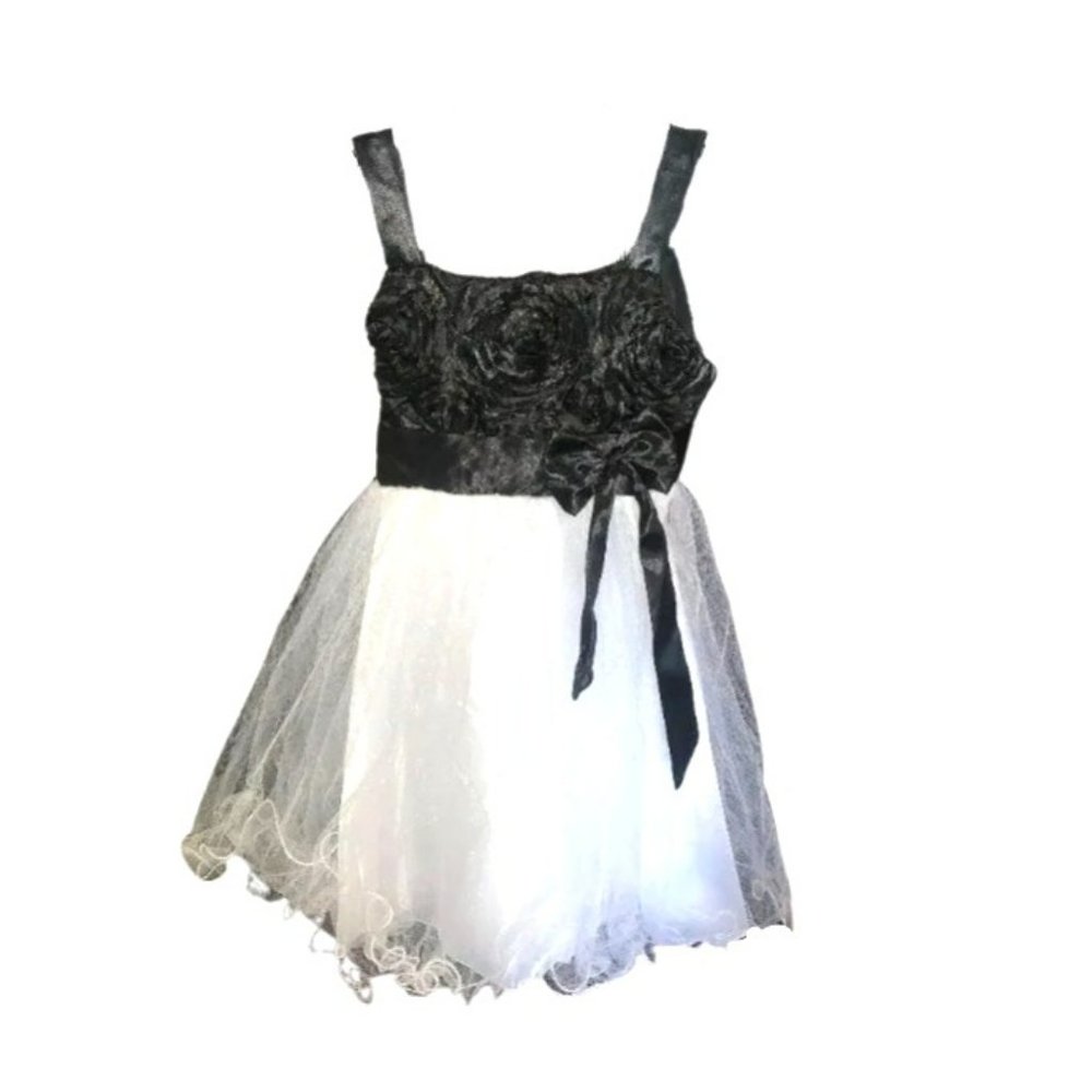 Shanil Formal Girls Dress Size 6 Rosette Black White Tulle